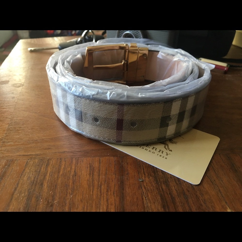 Burberry reversible house check and leather belt